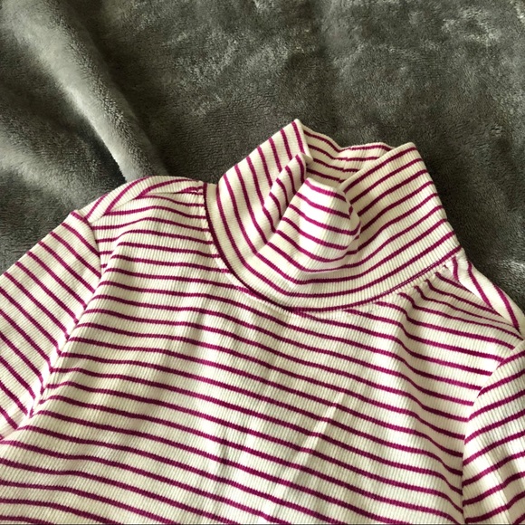 GAP Girl’s Sweater Turtleneck! - Picture 2 of 3